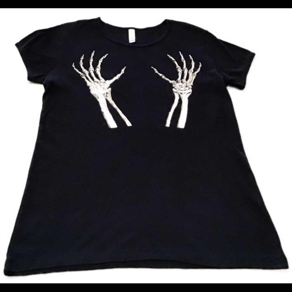 Halloween SKELETON Hands Women’s T-shirt size L